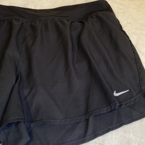 Nike Women’s Running Shorts Size 1X - Picture 3 of 12